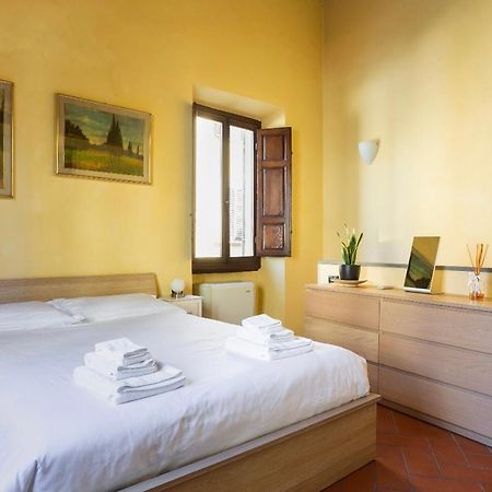 Appartement Cozy Classic Italian House Near Santa Croce, On The Lungarno à Florence Extérieur photo