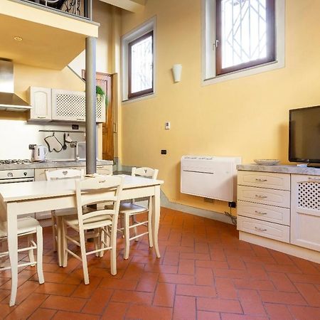 Appartement Cozy Classic Italian House Near Santa Croce, On The Lungarno à Florence Extérieur photo