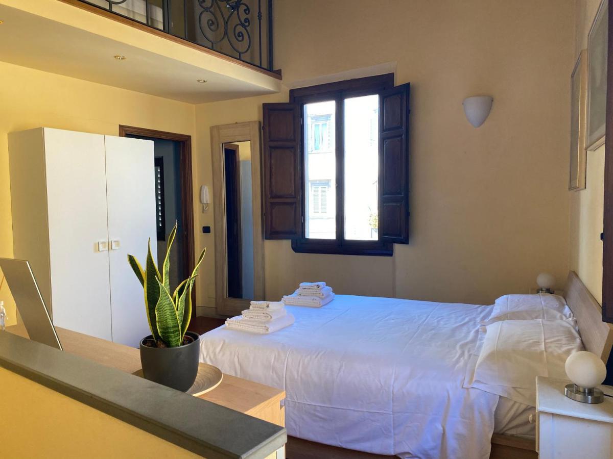 Appartement Cozy Classic Italian House Near Santa Croce, On The Lungarno à Florence Extérieur photo