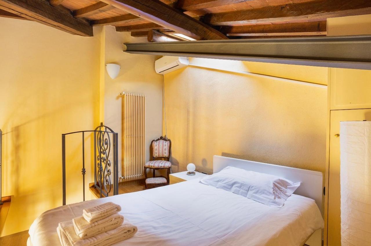Appartement Cozy Classic Italian House Near Santa Croce, On The Lungarno à Florence Extérieur photo
