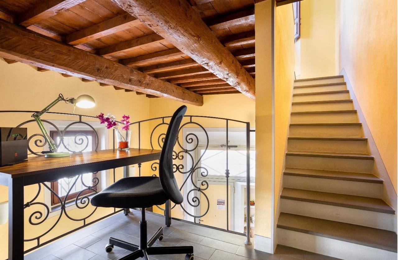 Appartement Cozy Classic Italian House Near Santa Croce, On The Lungarno à Florence Extérieur photo